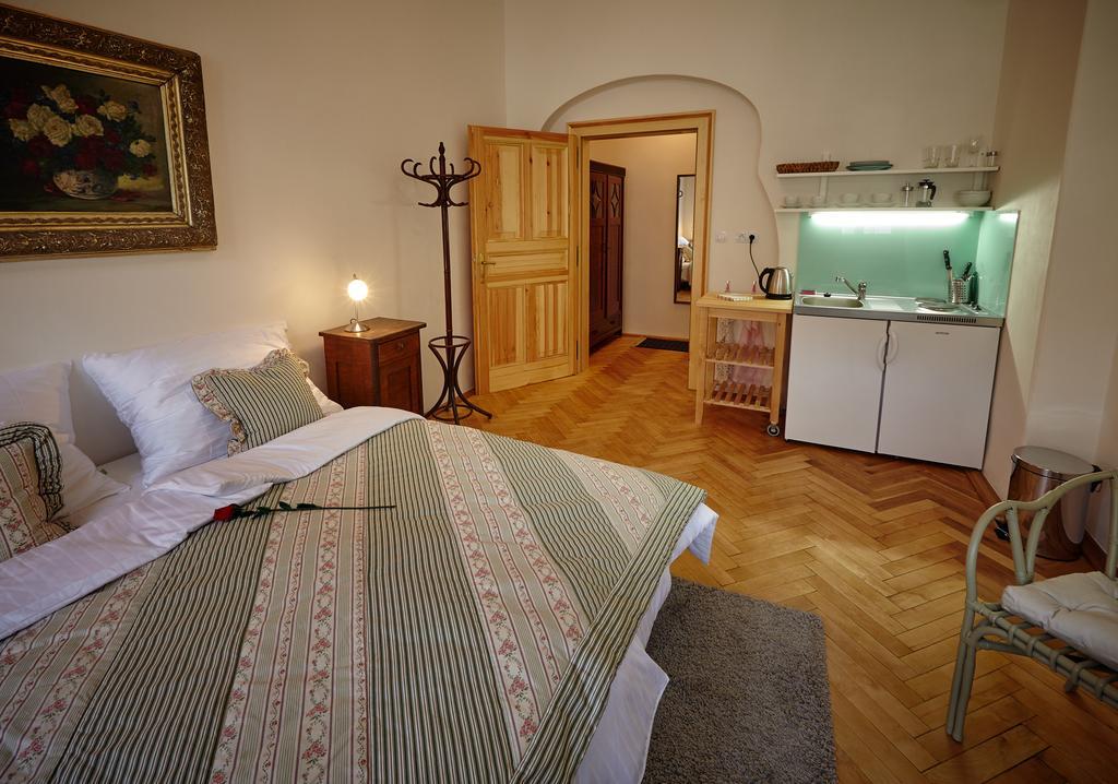 Queen Bee Apartments Prag Rum bild