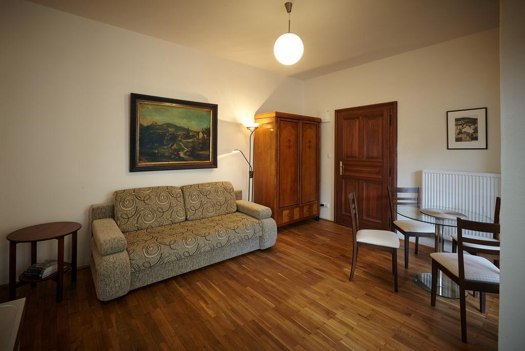 Queen Bee Apartments Prag Rum bild