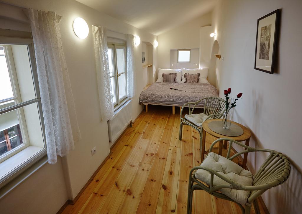 Queen Bee Apartments Prag Rum bild